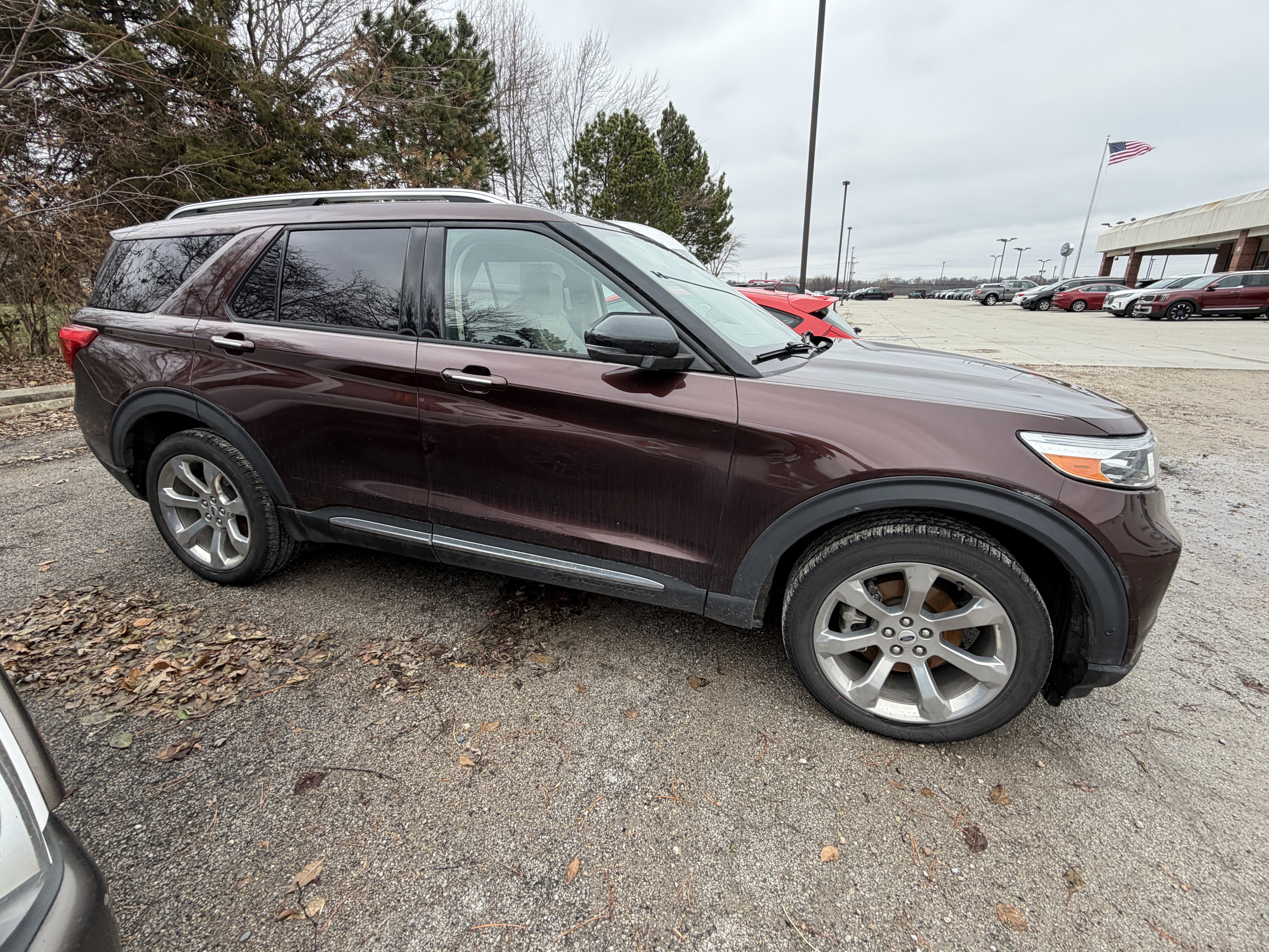 Used 2020 Ford Explorer Platinum w/ Premium Technology Package image 6