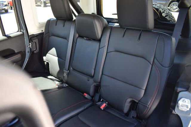 Used 2024 Jeep Wrangler Unlimited Rubicon w/ Convenience Group AWD/4WD image 20