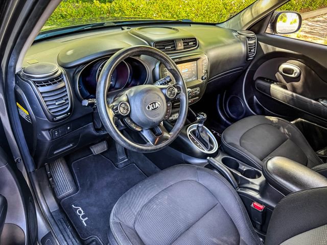 Used 2019 Kia Soul + FWD image 5