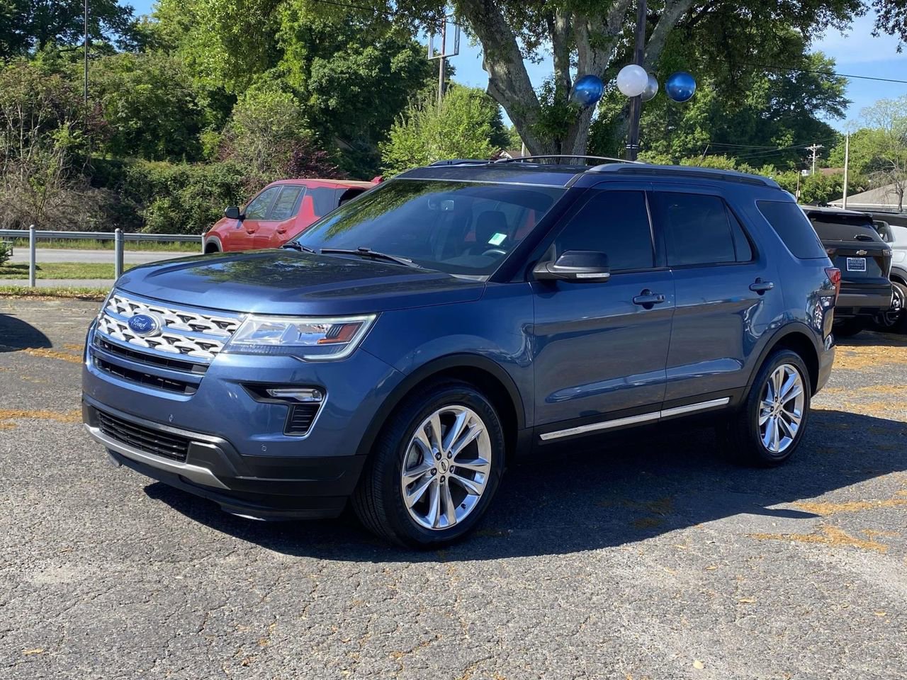 Used 2018 Ford Explorer XLT w/ Equipment Group 202A image 3