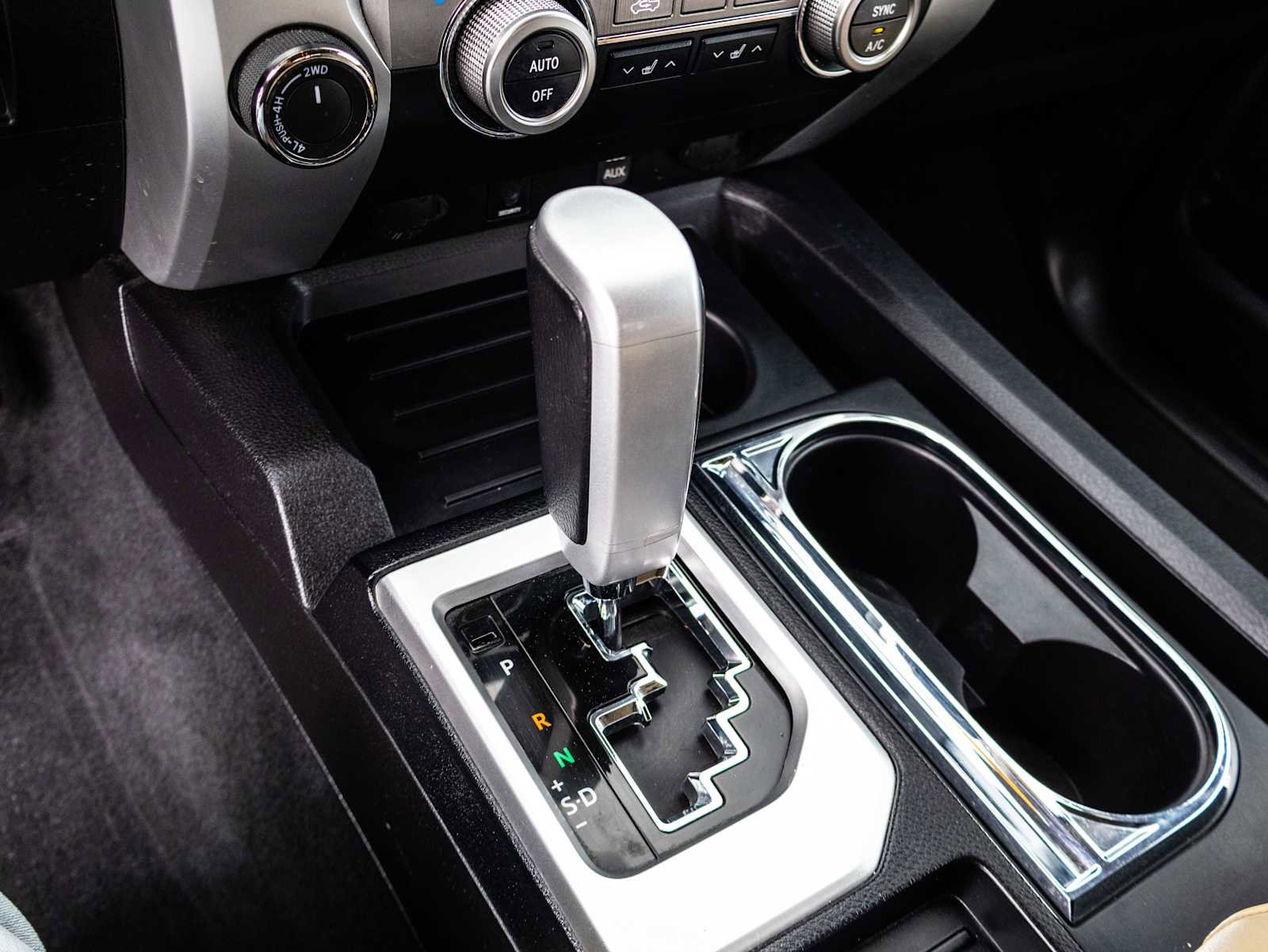 Used 2016 Toyota Tundra Limited w/ Limited Premium Package AWD/4WD image 31