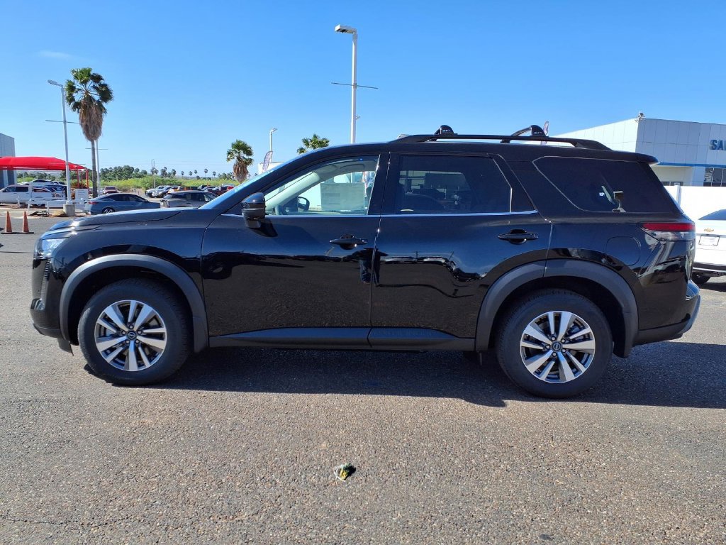 New 2026 Nissan Pathfinder SL FWD image 4