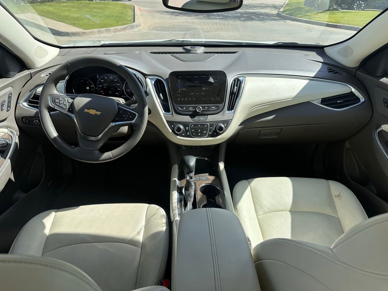 Used 2024 Chevrolet Malibu LT image 15