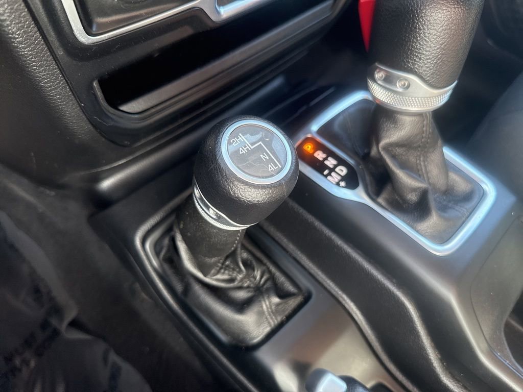 Used 2020 Jeep Wrangler Unlimited Sport AWD/4WD image 29