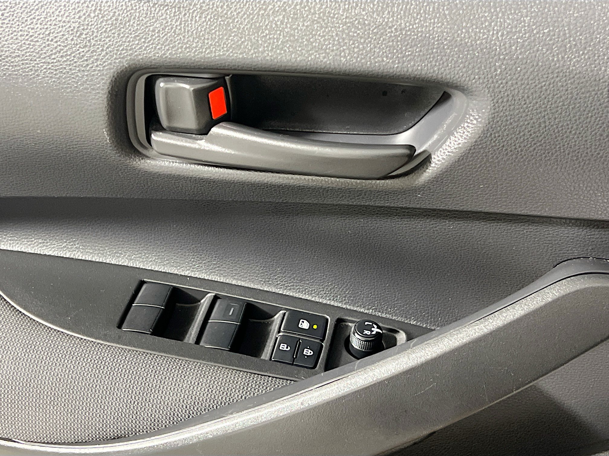 Used 2022 Toyota Corolla LE FWD image 17