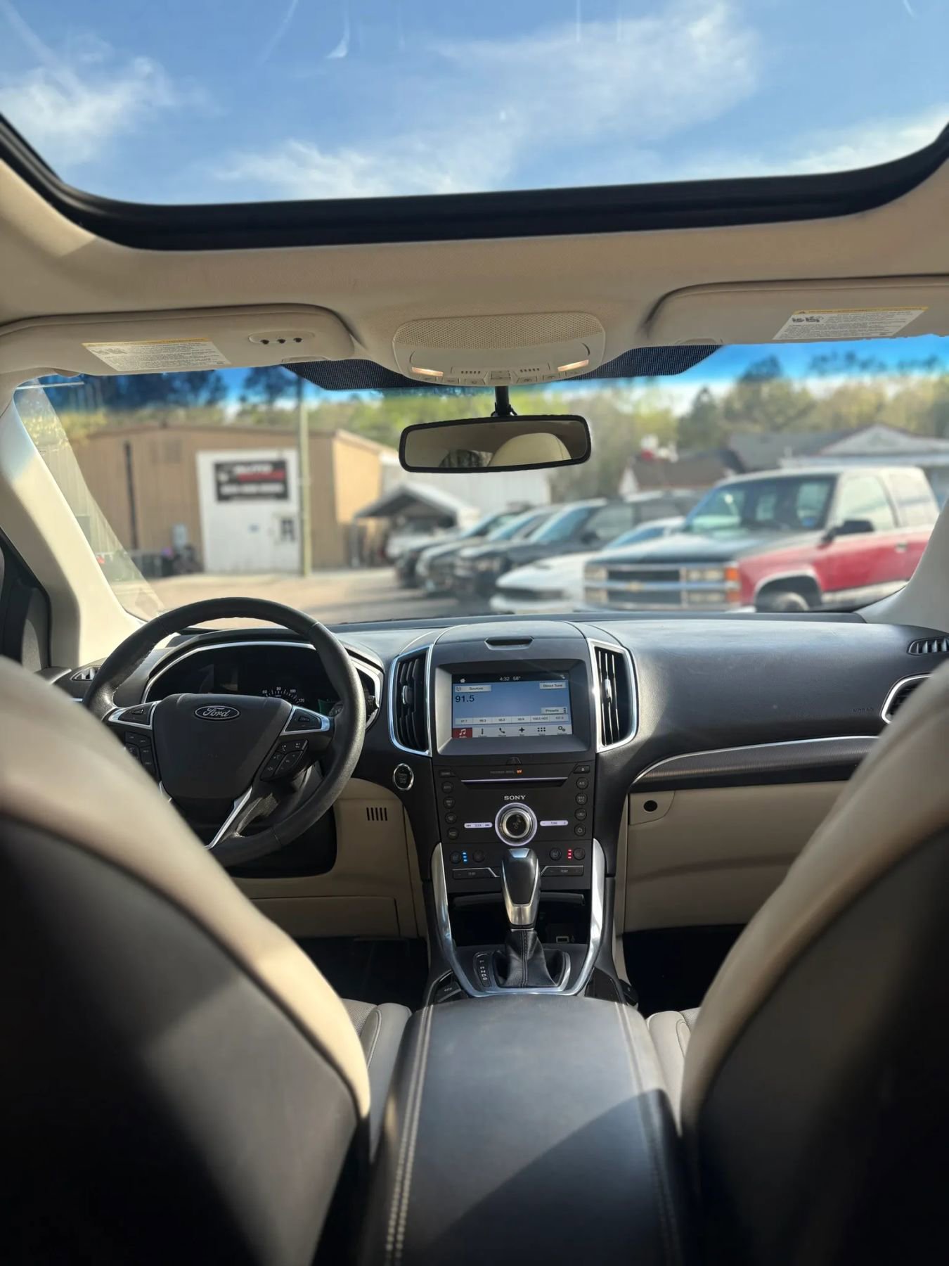 Used 2018 Ford Edge Titanium w/ Equipment Group 301A FWD image 17