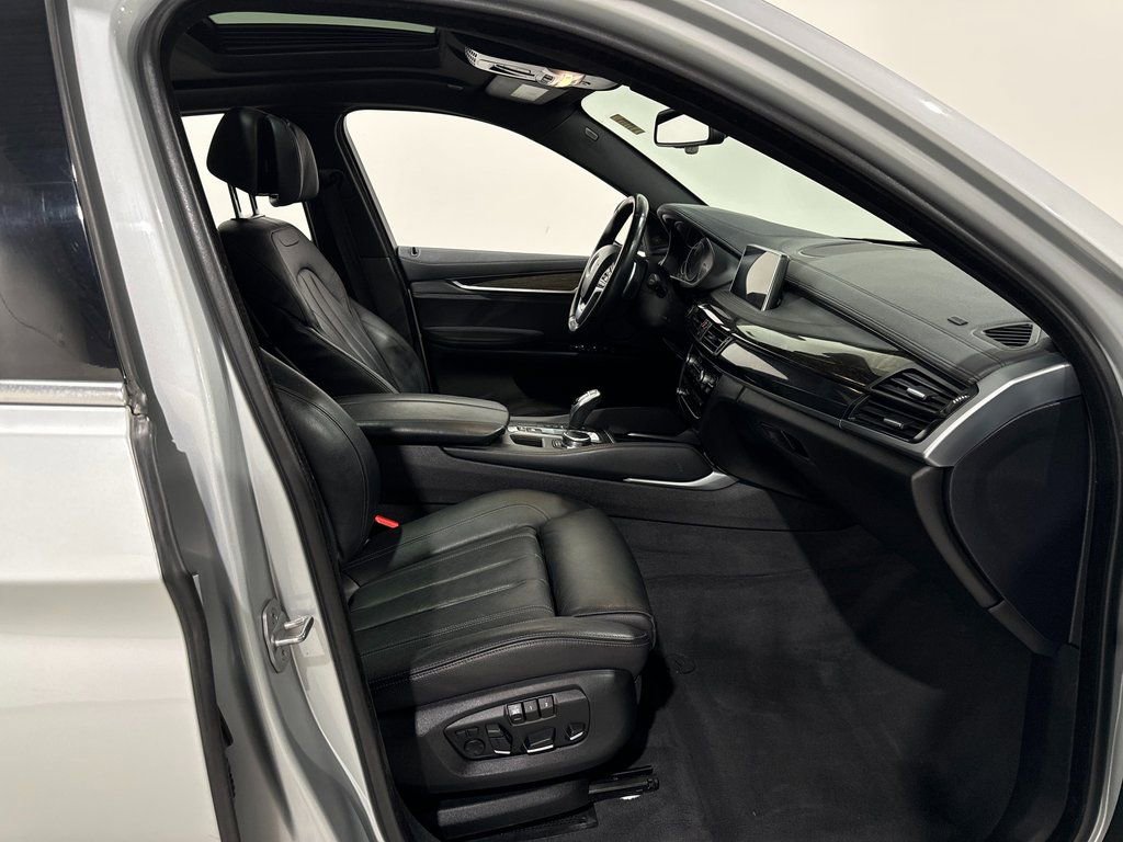 Used 2018 BMW X6 sDrive35i w/ Driving Assistance Package RWD image 19