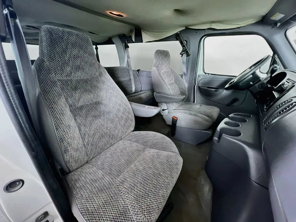 Used 2000 Dodge B3500 RWD image 25