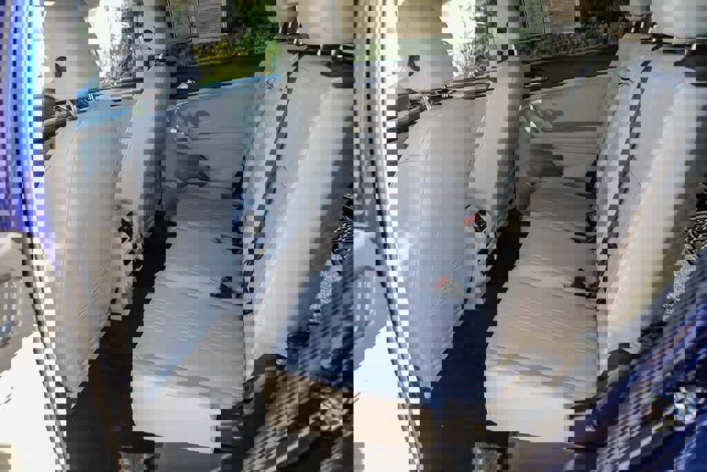 Used 2022 Volkswagen Tiguan SE image 17