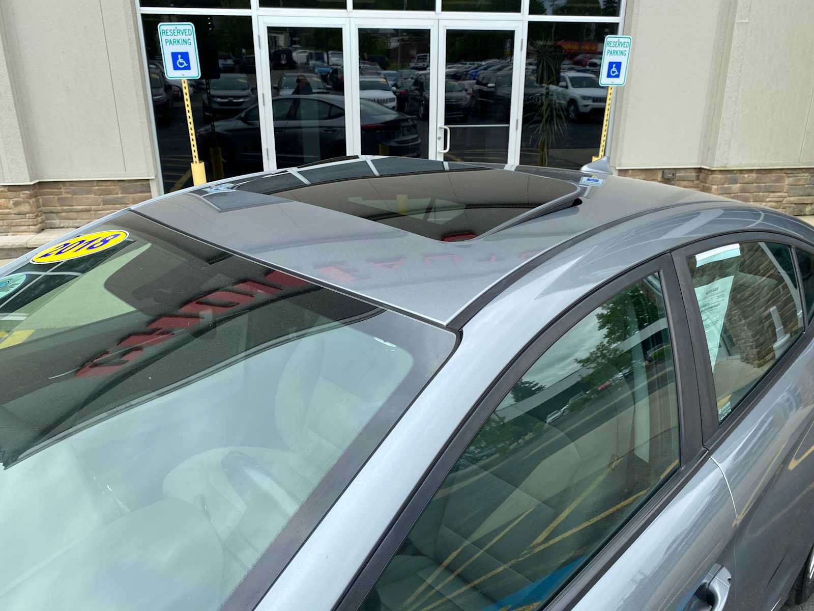 Used 2018 Hyundai Elantra Value Edition w/ Cargo Package FWD image 6