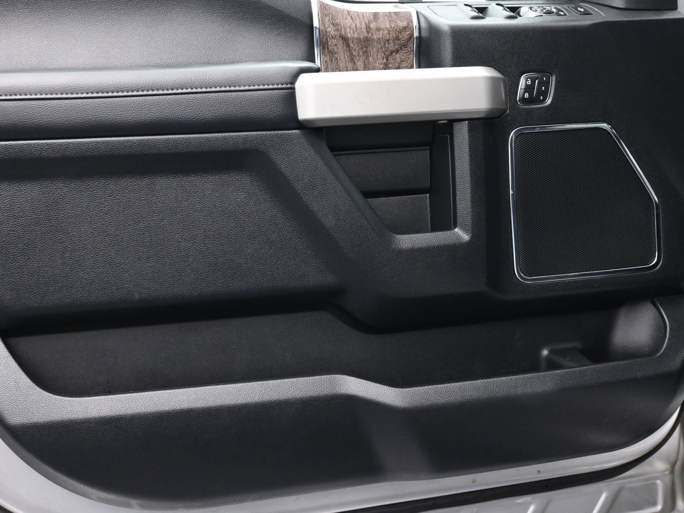 Used 2017 Ford F350 Lariat w/ Lariat Ultimate Package image 15