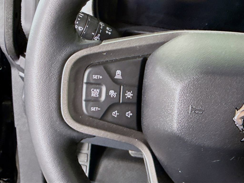 Used 2025 Ford Bronco Badlands image 21