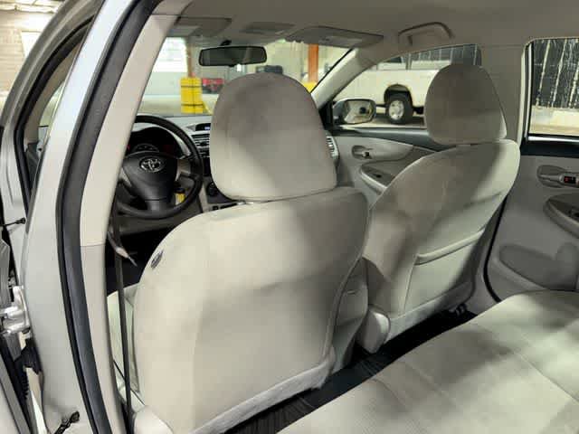 Used 2012 Toyota Corolla LE FWD image 24