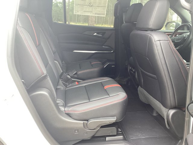 New 2026 Chevrolet Traverse RS w/ LPO, Floor Liner Package FWD image 21