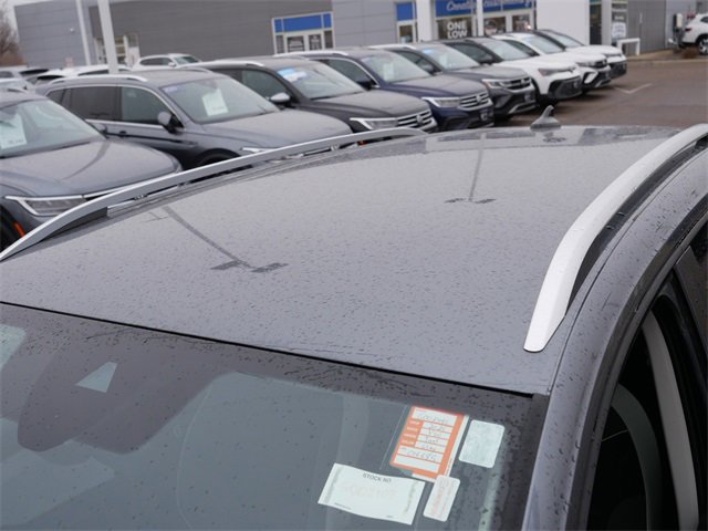 Certified 2025 Volkswagen Taos SE image 11