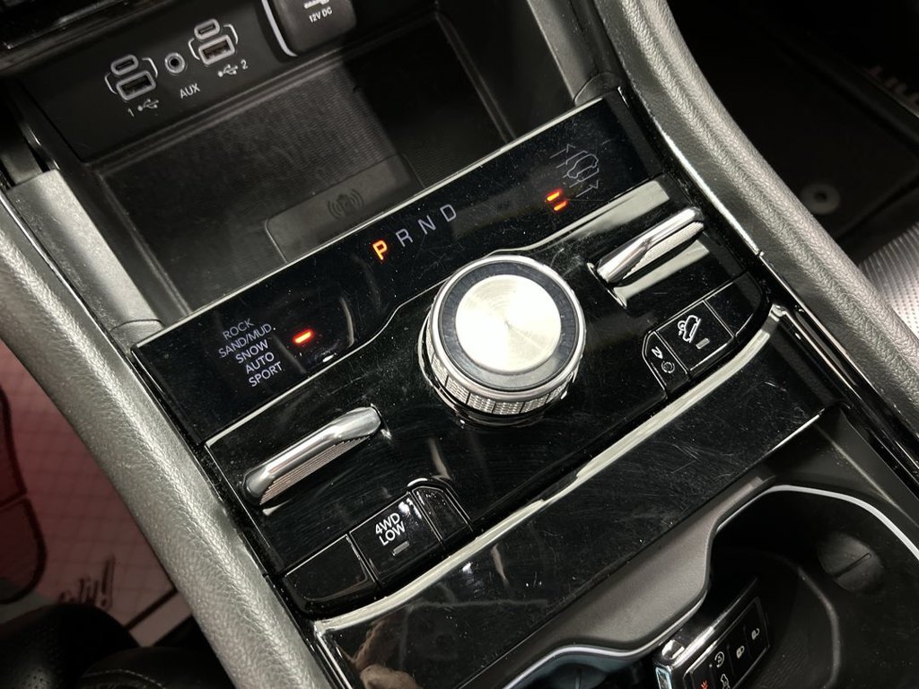 Used 2023 Jeep Grand Cherokee L Summit w/ Luxury Tech Group V AWD/4WD image 18