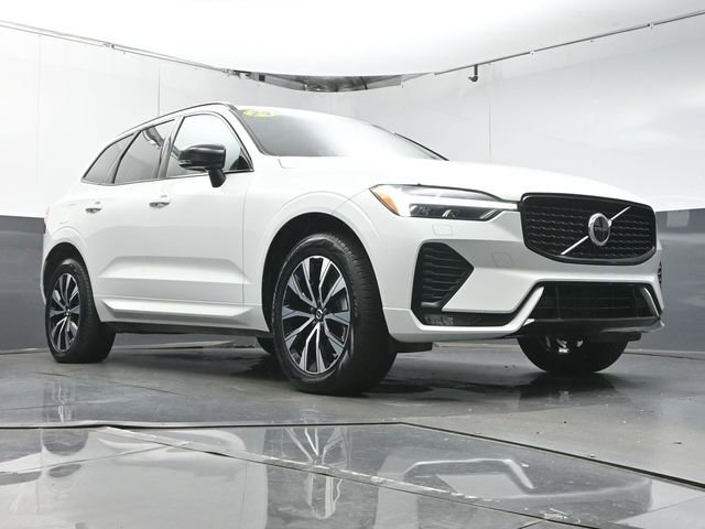 Used 2024 Volvo XC60 B5 Core image 34