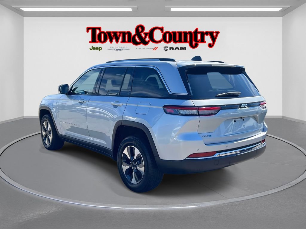 Used 2023 Jeep Grand Cherokee 4WD 4xe image 6