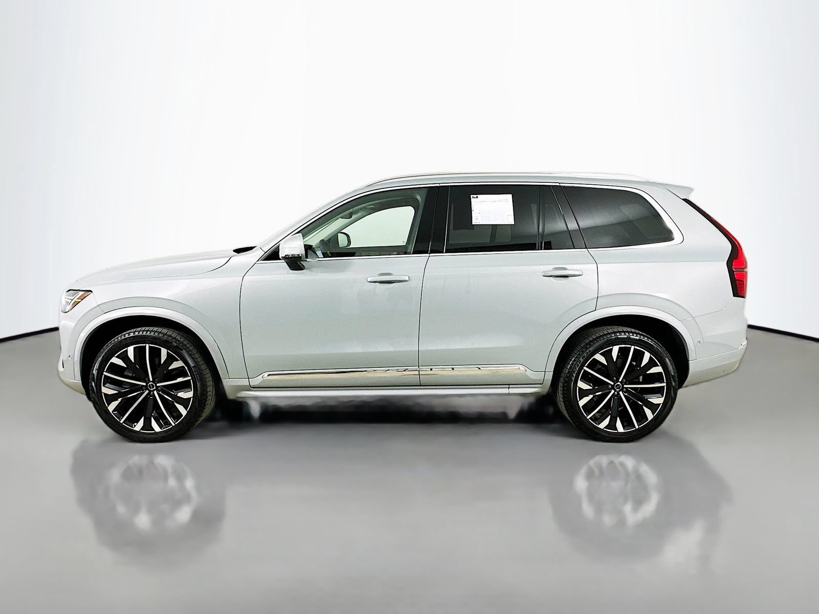 Used 2026 Volvo XC90 B6 Plus w/ Protection Package Premier AWD/4WD image 8