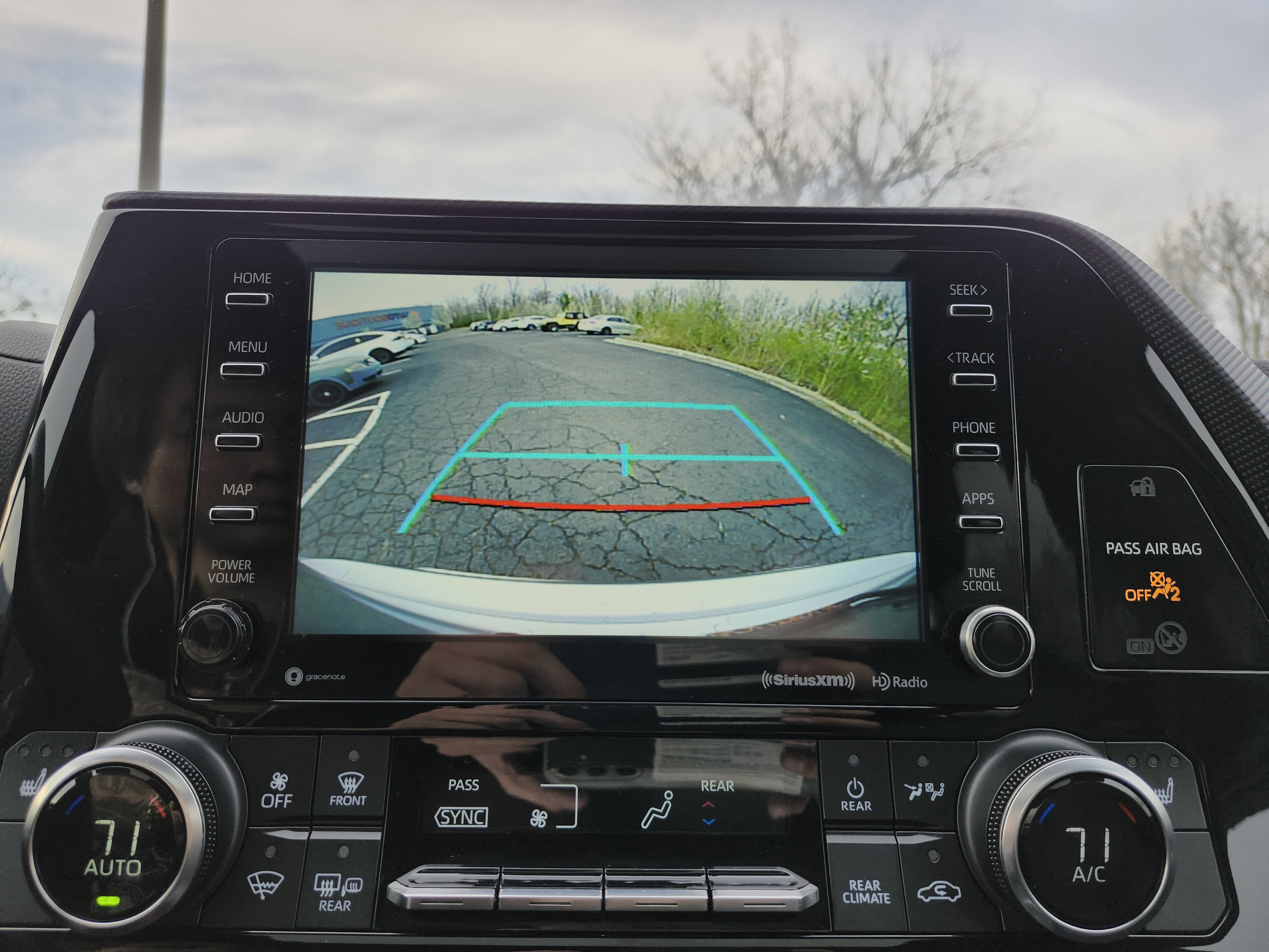 Used 2022 Toyota Highlander XSE image 4