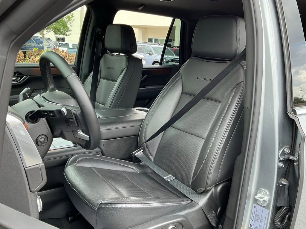 Used 2025 GMC Yukon Denali image 31
