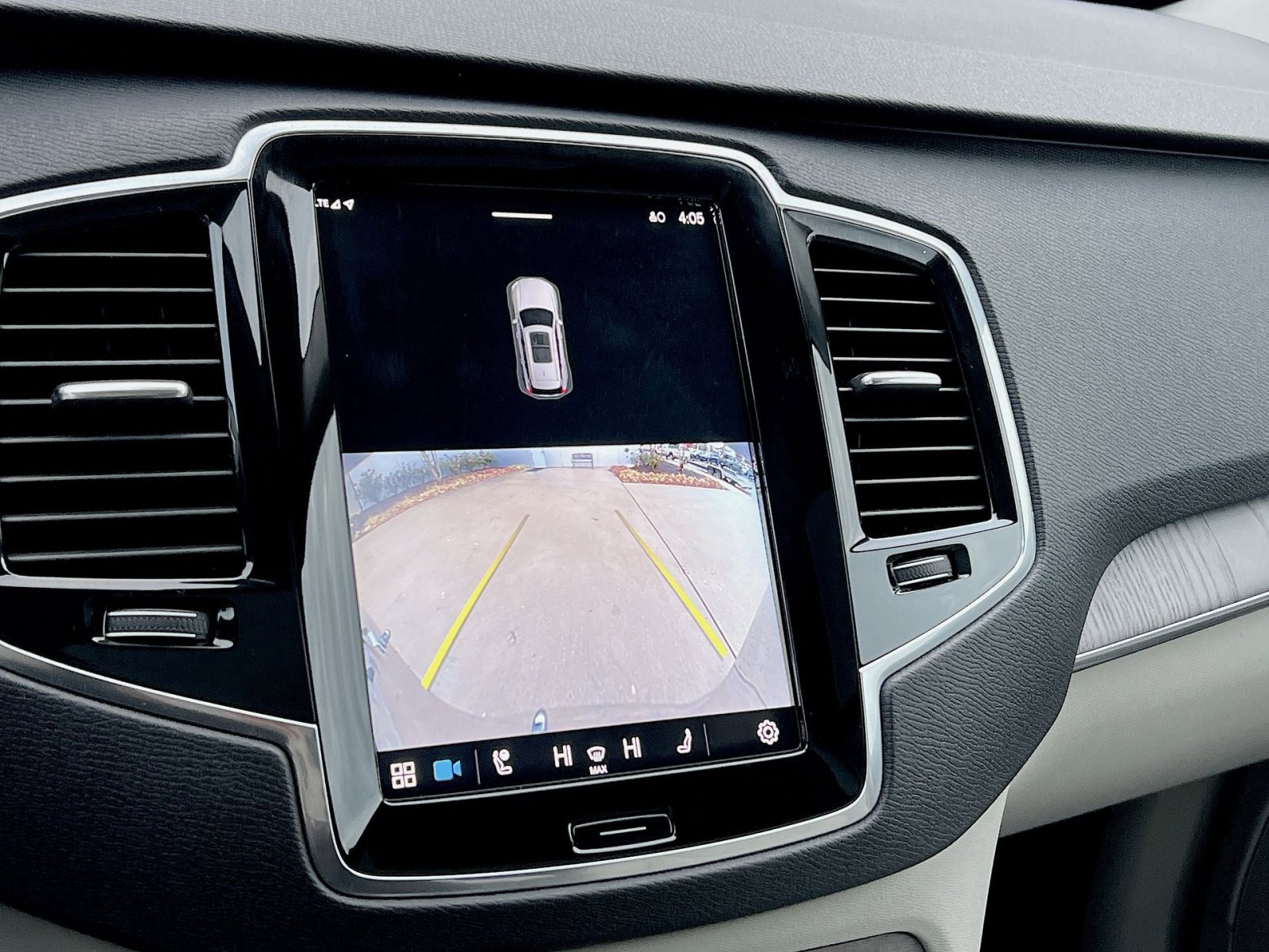 Certified 2023 Volvo XC90 B6 Plus w/ Protection Package Premier image 19