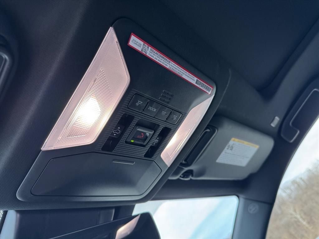 Used 2025 Toyota RAV4 XSE w/ Advanced Technology Package image 18