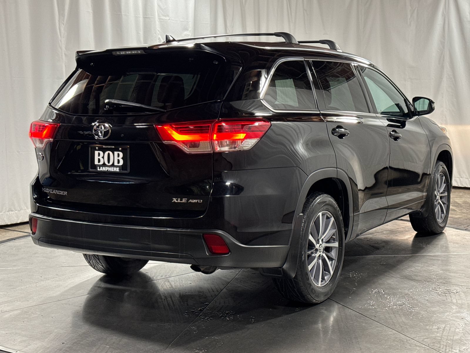 Used 2018 Toyota Highlander XLE AWD/4WD image 10