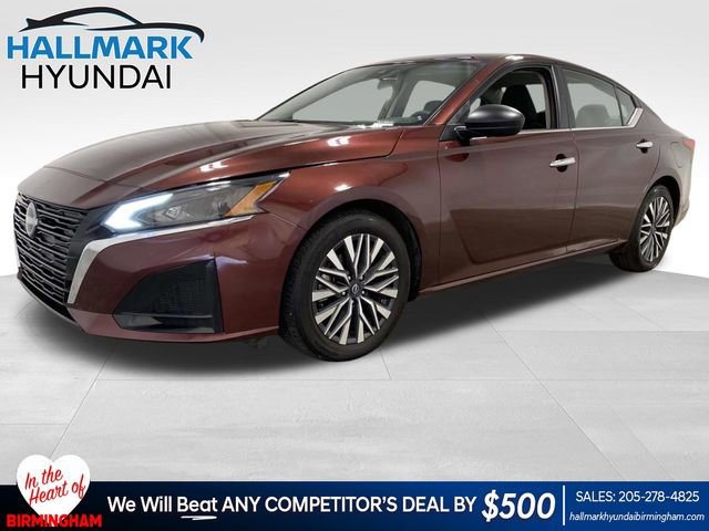 Used 2024 Nissan Altima 2.5 SV image 1