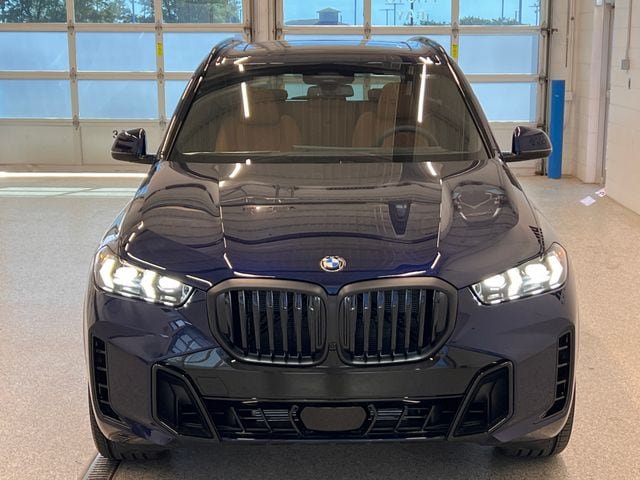 New 2026 BMW X5 xDrive40i w/ M Sport Package AWD/4WD image 3