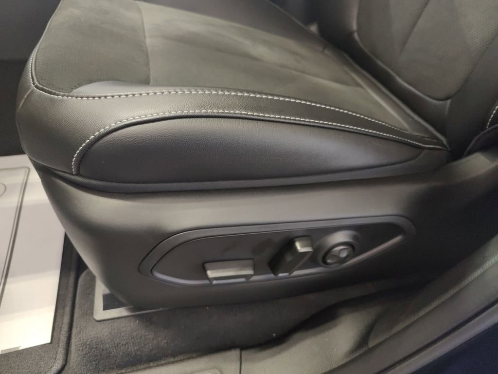 New 2025 Jeep Grand Cherokee Altitude image 31