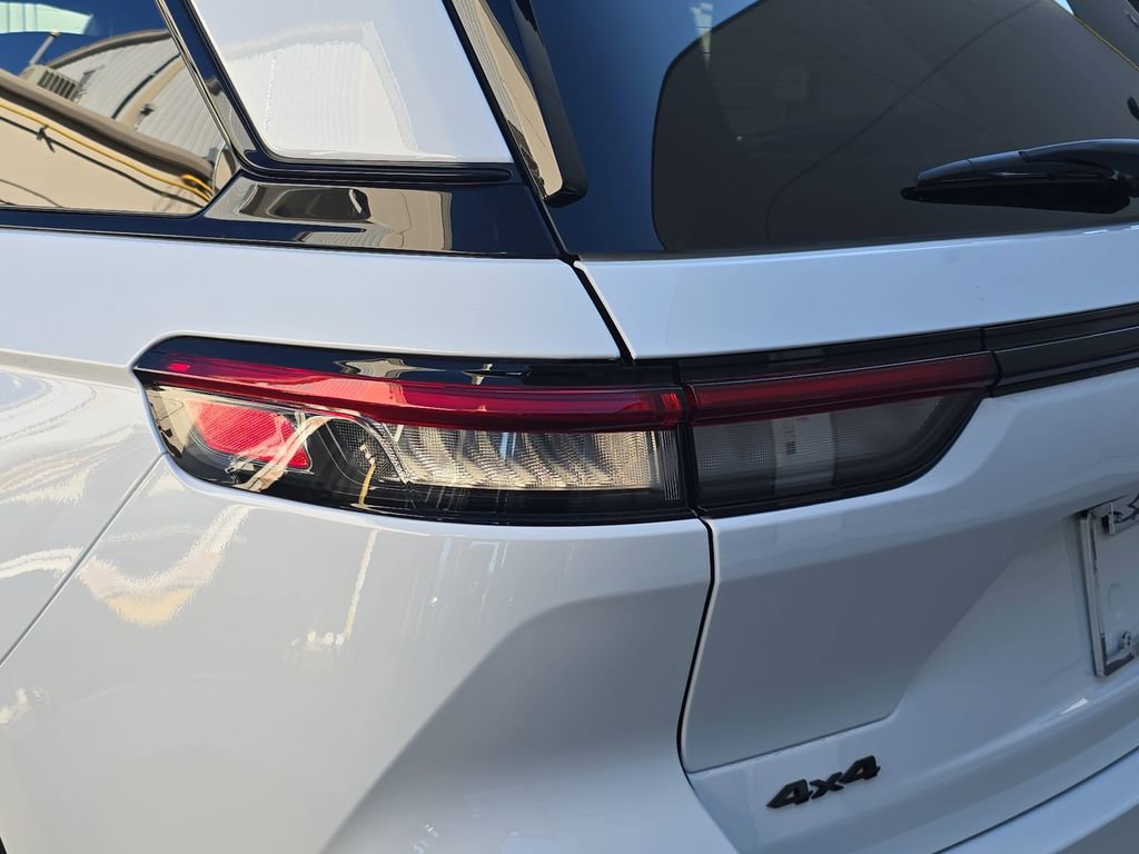 New 2025 Jeep Grand Cherokee Laredo image 35