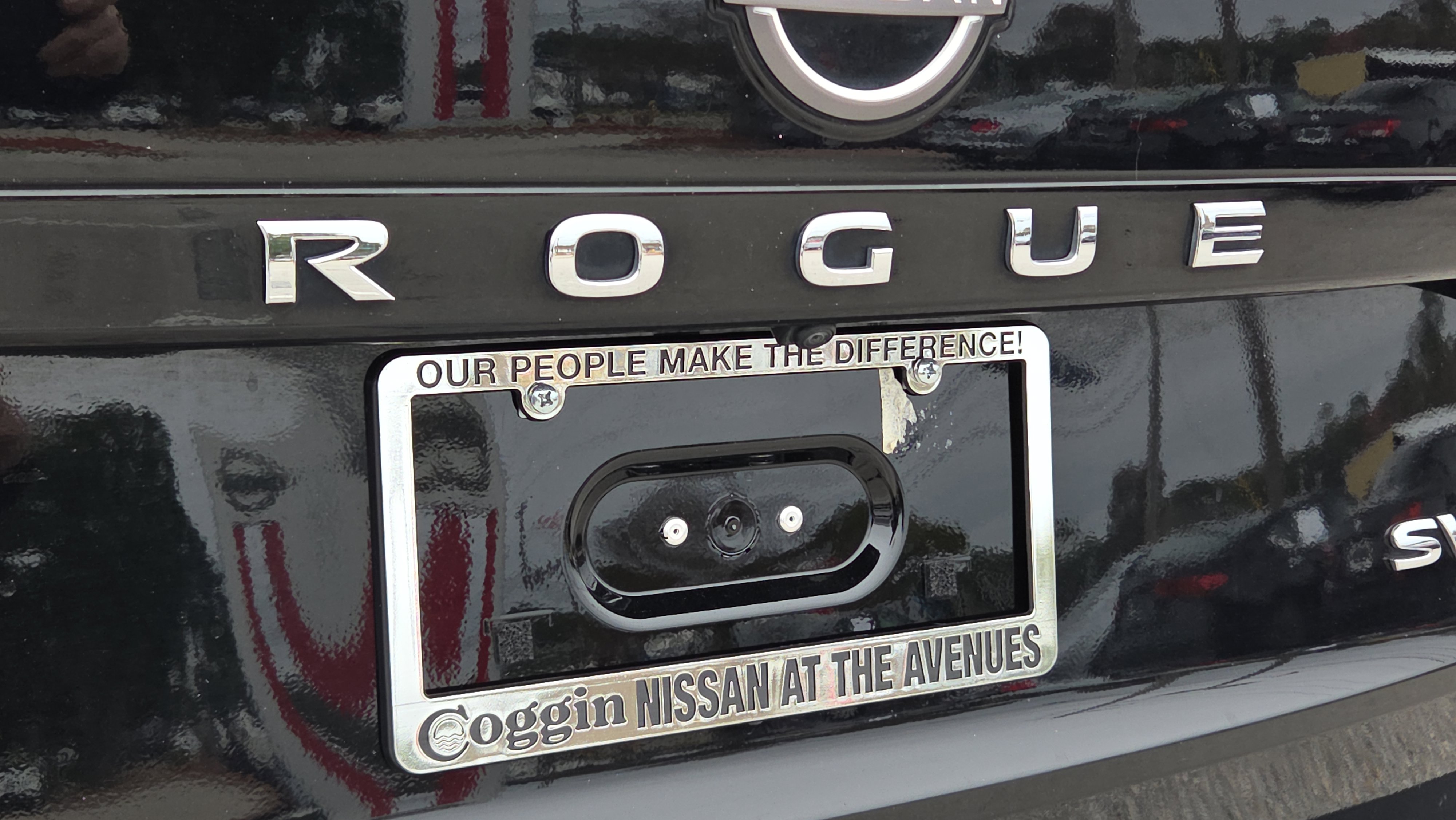 Used 2023 Nissan Rogue SV image 28