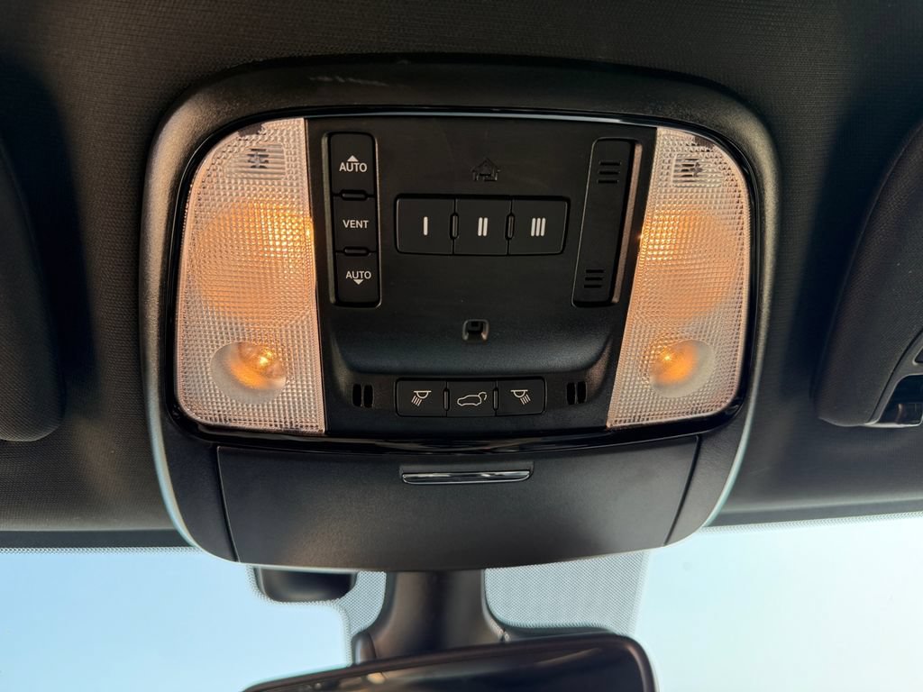Used 2025 Dodge Durango GT AWD/4WD image 50