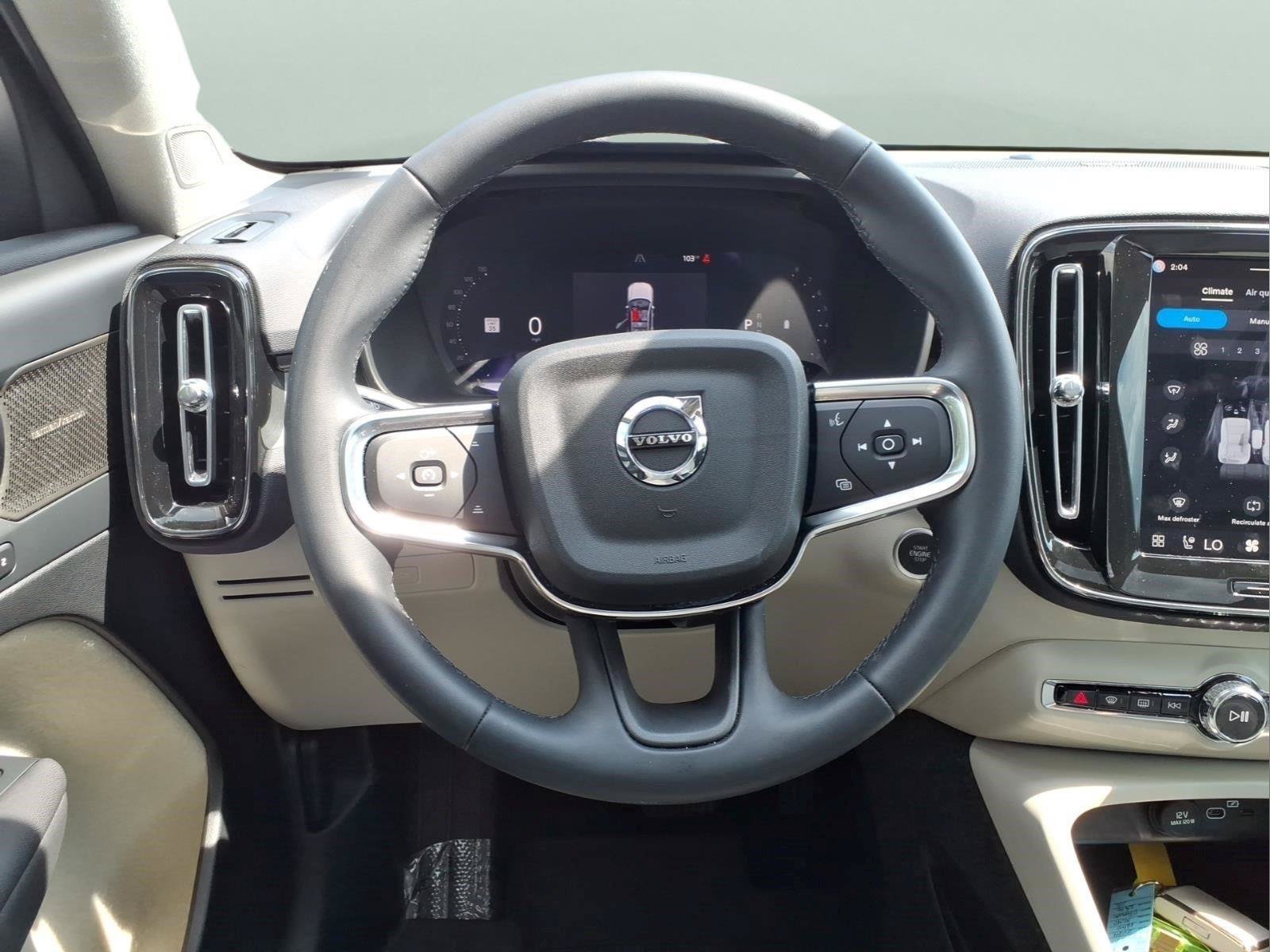 Used 2024 Volvo XC40 B5 Ultimate w/ Protection Package Premier AWD/4WD image 8