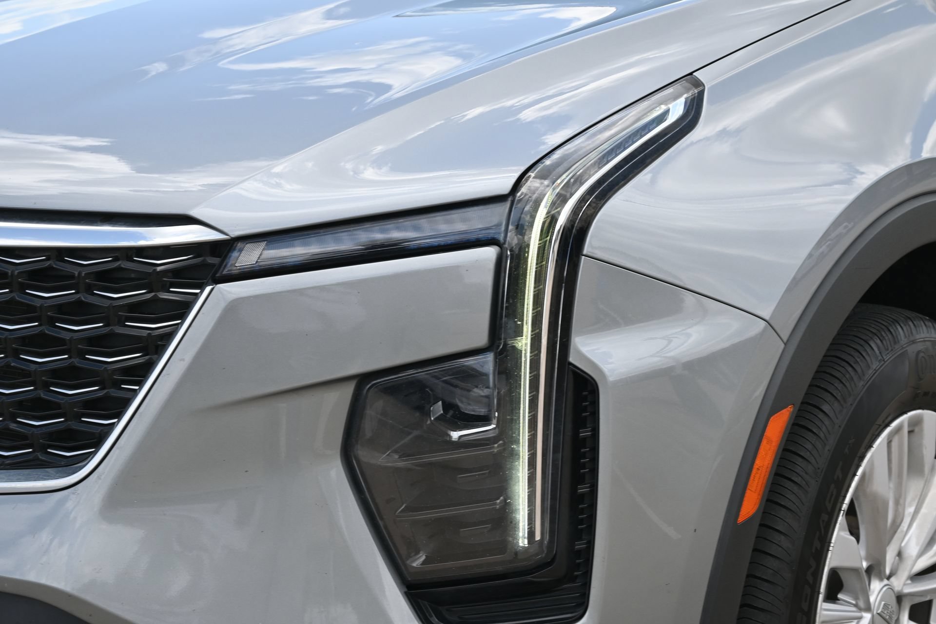 Used 2024 Cadillac XT4 Luxury w/ Cold Weather Package FWD image 28