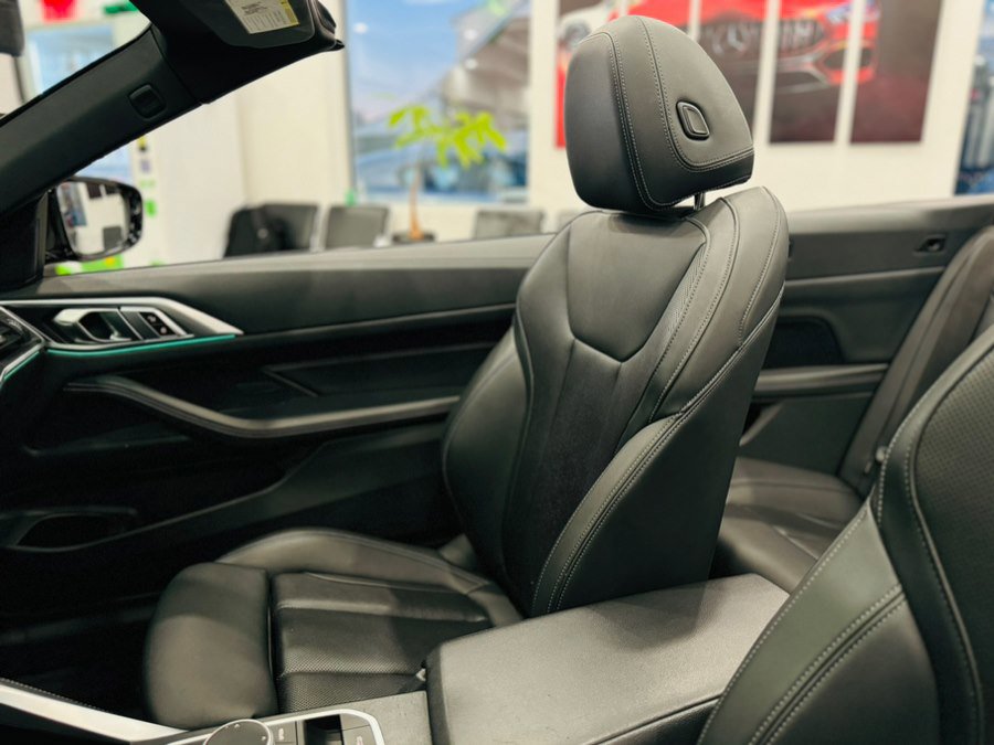 Used 2023 BMW 430i xDrive Convertible w/ M Sport Package image 16