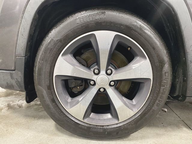 Used 2019 Jeep Cherokee Limited image 31