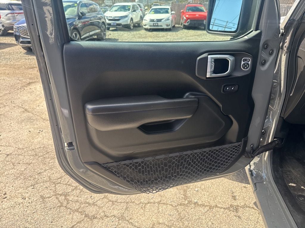 Used 2018 Jeep Wrangler Sport AWD/4WD image 18