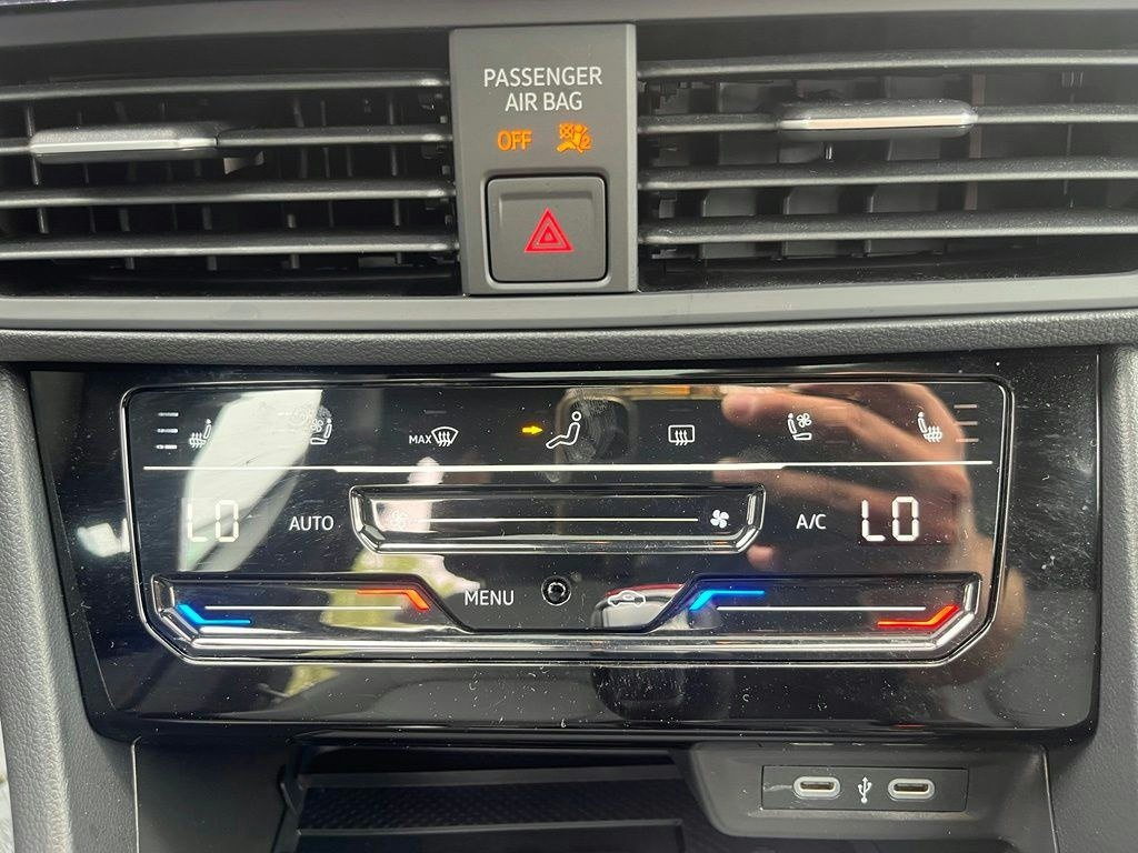 Certified 2025 Volkswagen Jetta GLI Autobahn w/ GLI Black Package FWD image 17