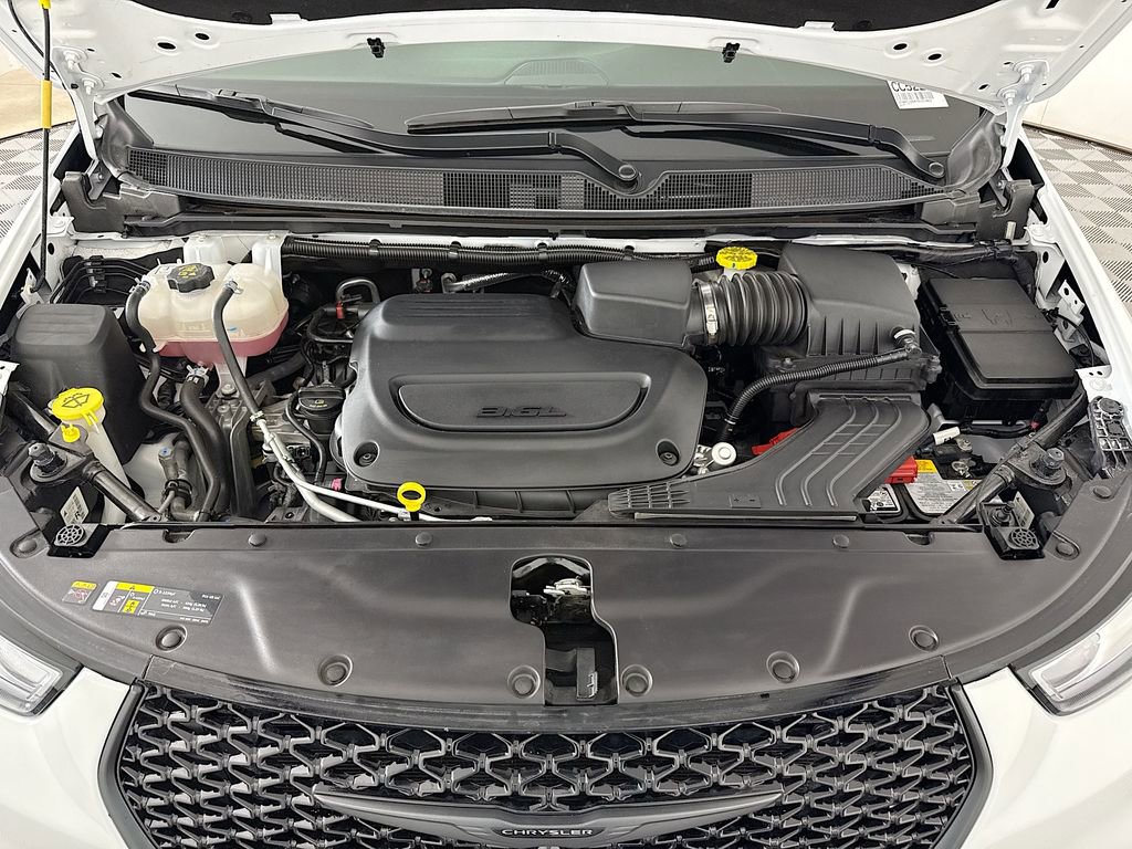 Used 2026 Chrysler Pacifica Limited w/ S Appearance Package image 32