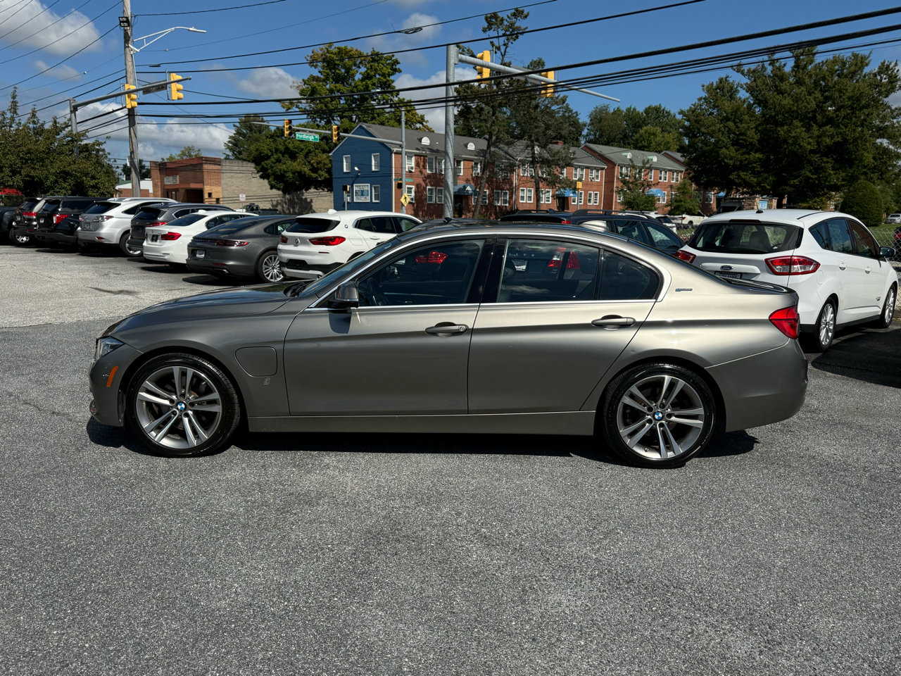 Used 2017 BMW 330e image 11