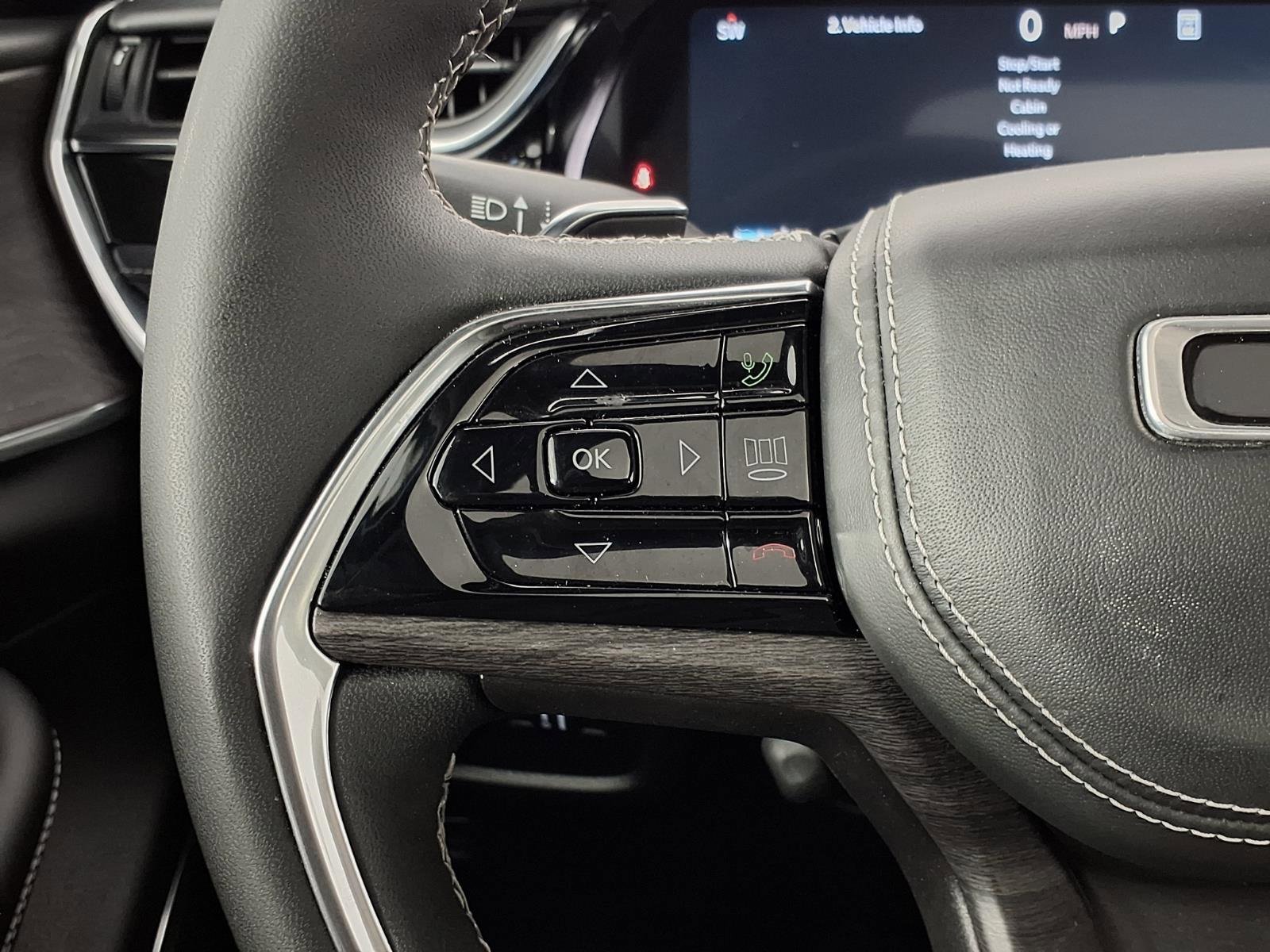 Used 2024 Jeep Grand Cherokee Overland w/ Luxury Tech Group IV image 19