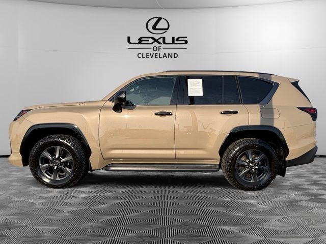 Used 2025 Lexus LX 700h Overtrail AWD/4WD image 3