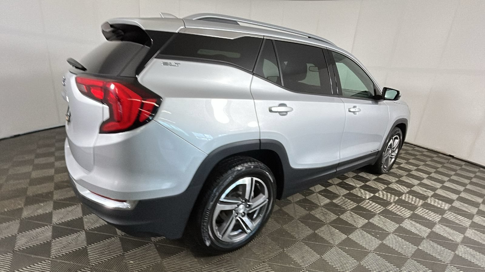 Used 2021 GMC Terrain SLT FWD video 4