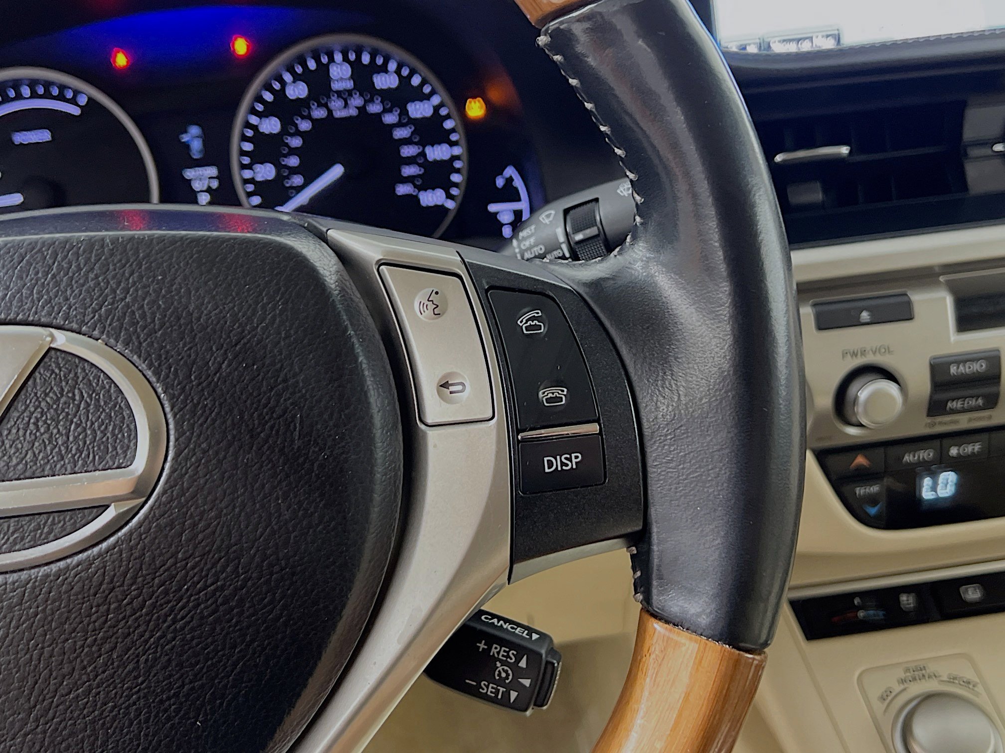 Used 2013 Lexus ES 300h image 20