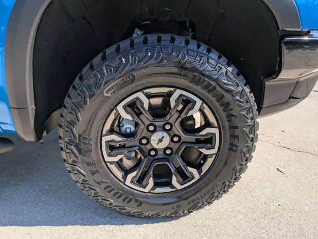 Used 2022 Chevrolet Silverado 1500 ZR2 image 11