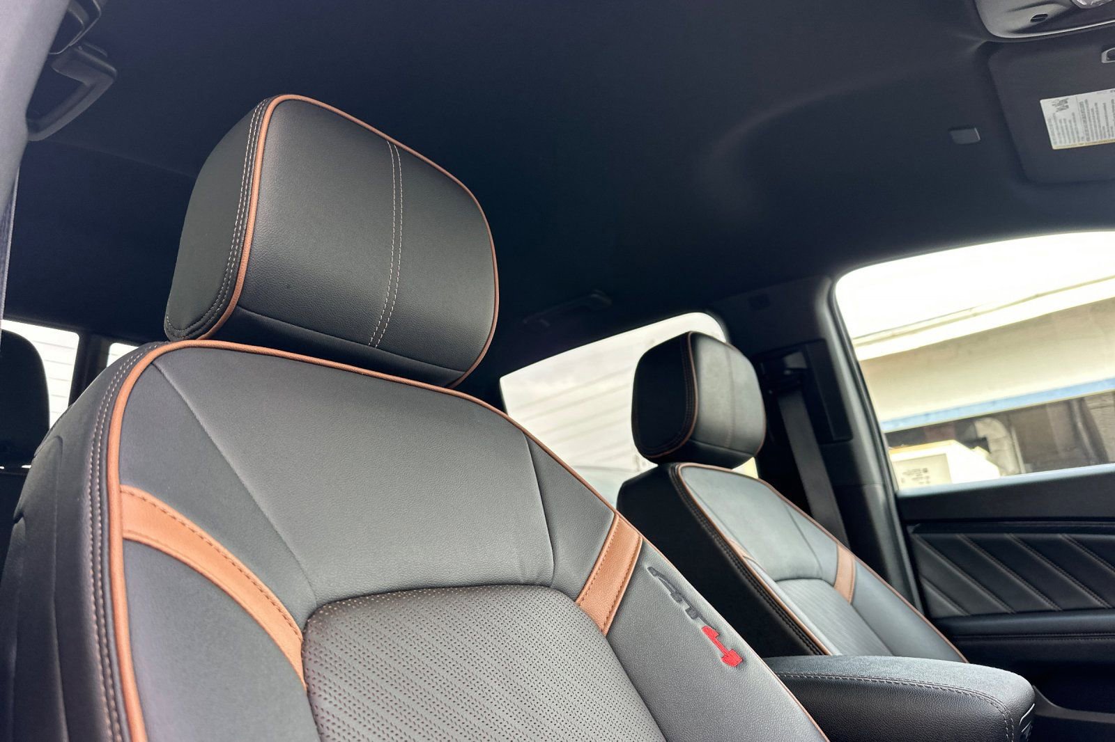Certified 2023 GMC Canyon AT4 w/ AT4 Premium Package AWD/4WD image 20
