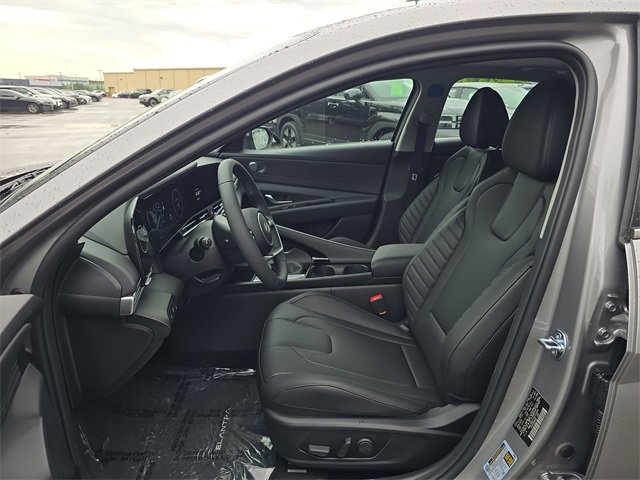 New 2025 Hyundai Elantra Limited image 11