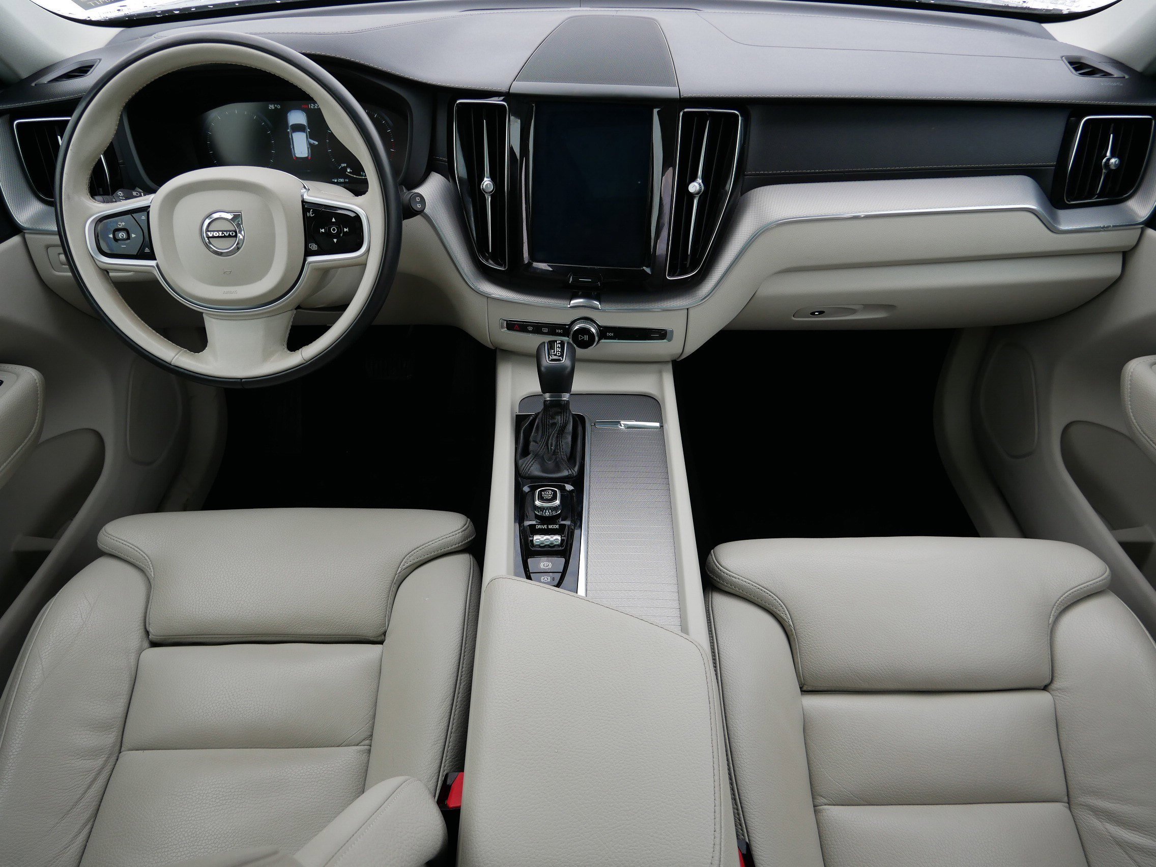 Used 2018 Volvo XC60 T5 Inscription image 10